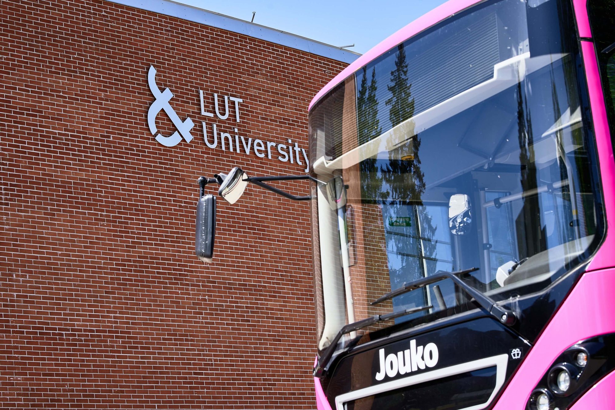 investin-in-karjala-Jouko-bussi-LUT-yliopiston-kampuksella